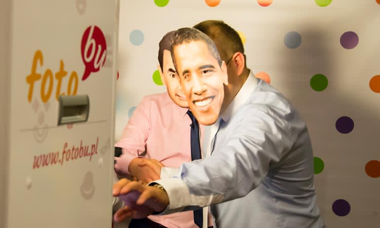 11 niebanalnych atrakcji na wesele 7 Fotobudka - atrakcje na wesele - fotobu.pl